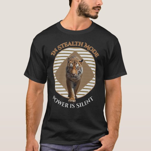 Luxury Tiger Stealth Mode - "Power is Silent" Geom T-Shirt (Vorderseite)