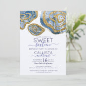 Luxus Blue Gold Marmor Agate Glitzer Sweet 16 Einladung (Stehend Vorderseite)