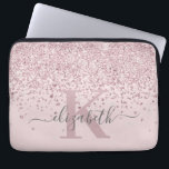 Luxus Blush Rose Gold Glitzer Script Mit Monogramm Laptopschutzhülle<br><div class="desc">Luxuriöse, elegante, moderne, Girly Rose Gold Glitzer Diamant Konfetti maßgeschneiderte personalisierte mit Monogramm Laptop-Hülle auf rot rosa. Mit einem Imitat glitzern, Glam, rot rosa Rosa Gold Glitzer und weiße Diamanten Konfetti. Hübsche Vorname-Vorlage in kursiv handgeschriebenem Kalligrafie-Schriftart-Skript mit Swashes. Fügen Sie Ihren Namen und Monogramm zuerst hinzu. Bitte beachten Sie: dieses...</div>