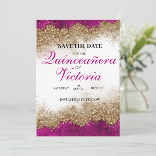 Luxus Elegant Fuchsia Hot Pink & Gold Quinceñera Save The Date (Stehend Vorderseite)