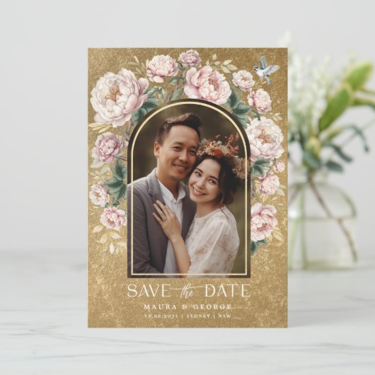 Luxus Gold Chinoiserie Floral Foto Save the Date Einladung (Stehend Vorderseite)
