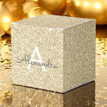 Luxus Gold Glitzer & Sparkle Monogram Geschenkschachtel<br><div class="desc">Gold Imitate Glitzer und Sparkle Elegante Geschenkboxen. Diese Geschenkboxen kann auf Ihren Vor- und Erstnamen angepasst werden und macht einen großen Geburtstag,  Jubiläum,  Junggeselinnen-Abschied,  Brautparty oder Babydusche Geschenkboxen.</div>