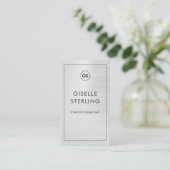 Luxus-QR-Code mit modernem Metall-Monogramm Visitenkarte (Stehend Vorderseite)