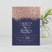 Luxus Rose Gold Navy Glitzer Confetti Verlobung Einladung (Stehend Vorderseite)