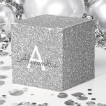 Luxus Silver Glitzer & Sparkle Monogram Geschenkschachtel<br><div class="desc">Silber Imitate Glitzer und sparkle Elegante Geschenkboxen. Diese Geschenkboxen kann auf Ihren Vor- und Erstnamen angepasst werden und macht einen großen Geburtstag,  Jubiläum,  Junggeselinnen-Abschied,  Brautparty oder Babydusche Geschenkboxen.</div>