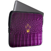 Luxus Vivid Lila Imitate Crocodile Mit Monogramm Laptopschutzhülle (Vorne Rechts)