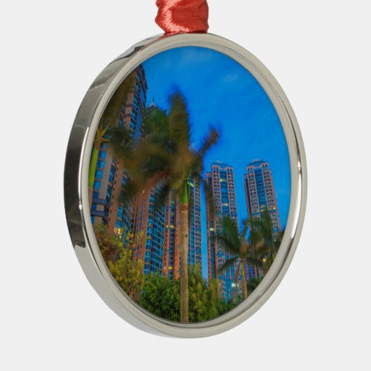 Luxus-Wohnungen in China Ornament Aus Metall (Rechts)