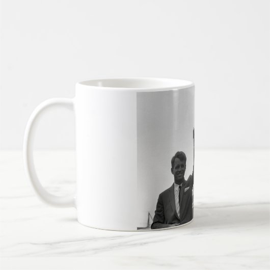 Lyndon Johnson mit Robert Kennedy Kaffeetasse (Links)