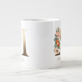 M Letter Gold Monogram Burnt Orange Florals Jumbo-Tasse (Vorderseite)