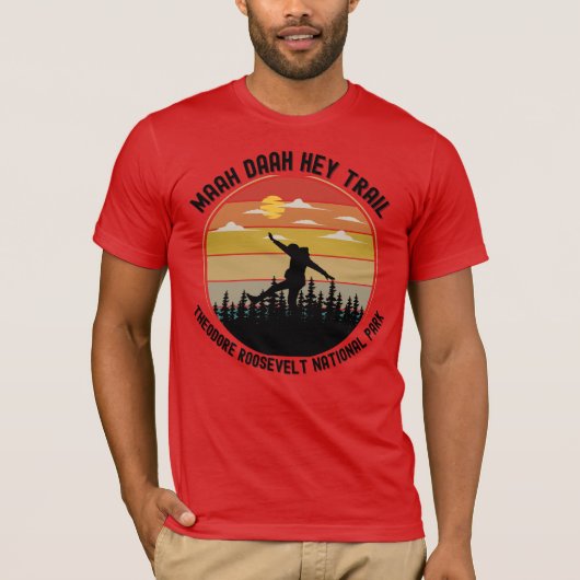 Maah Daah Hey Trail - Ride the Badlands T-Shirt (Vorderseite)