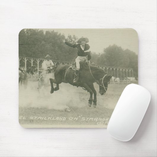 Mabel Strickland auf Fremdem Mousepad (Mit Mouse)