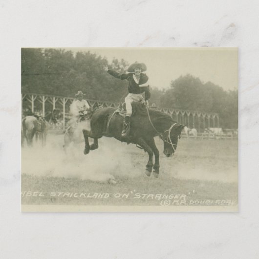 Mabel Strickland auf Stranger. Postkarte (Vorderseite)