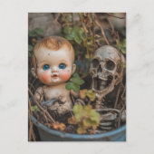 Macabre Doll and Skeleton in a Plant Postkarte (Vorderseite)