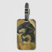 Macaque Bond - Grooming Ritual Gepäckanhänger (Vorderseite Vertikal)