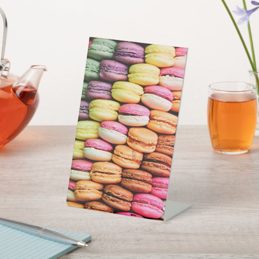 Macaron Sockelschild (In SItu)