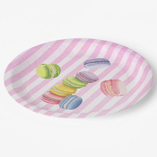 Macarons Französisch Konditorei in Pastellfarben Pappteller (Schrägansicht)