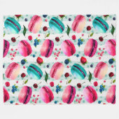 Macarons Französisch Konditorei mit Berries und Po Fleecedecke (Vorderseite (Horizontal))