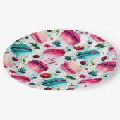 Macarons Französisch Konditorei mit Berries und Po Pappteller (Schrägansicht)