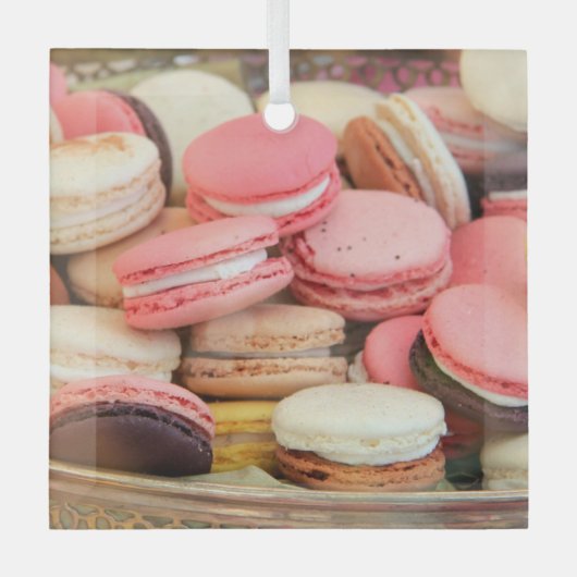 Macarons in verschiedenen Farben Ornament Aus Glas (Vorderseite)
