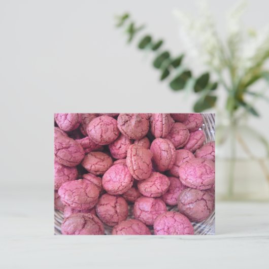 Macarons-Rose Postkarte (Stehend Vorderseite)