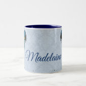 Macaw Parrot mit Damask Zweifarbige Tasse (Mittel)