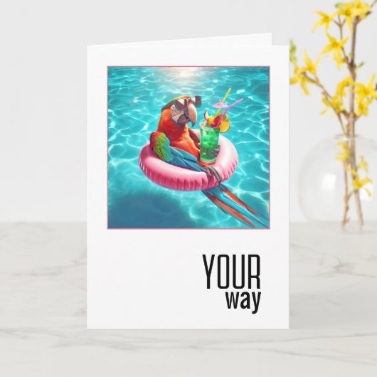 Macaw Parrot mit einem Cocktail in einem Pool Karte (Gelbe Blume)