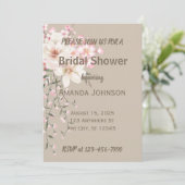 Macchiato Brown Pink Cherry Blossoms Brautparty Einladung (Stehend Vorderseite)