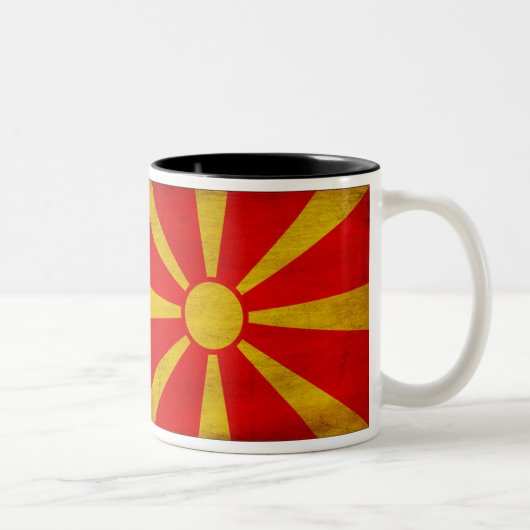Macedonia-Flaggen-Tasse Zweifarbige Tasse (Rechts)
