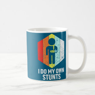 Mach Eigenen Stunts Gebrochener Arm Schulter Kaffeetasse