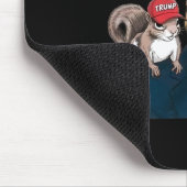 Mache Eichhörnchen wieder sicher Trump Mousepad (Ecke)