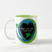Mache jeden Tag zum Tag der Erde Zweifarbige Tasse (Links)