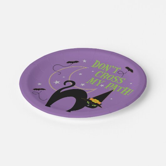 Mache mir kein Lila schwarzes KatzenHalloween auf Pappteller (Schrägansicht)