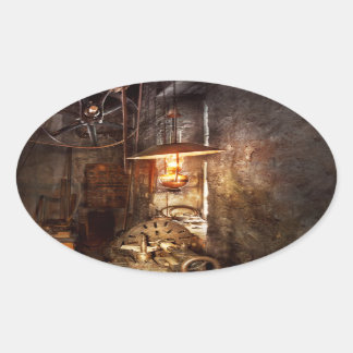Machinist - Lathe - Die Ecke einer alten Werkstatt Ovaler Aufkleber