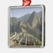 Machu Picchu, Ruinen von Inka Stadt, Peru. Silbernes Ornament (Links)