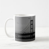 Mackinac Bridge bei der Abendkaffee-Tasse Kaffeetasse (Links)