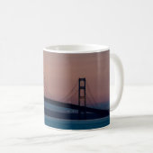 Mackinac Bridge bei der Abendkaffee-Tasse Kaffeetasse (VorderseiteRechts)