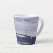 Mackinac Bridge Latte Tasse (Rechte Ecke)