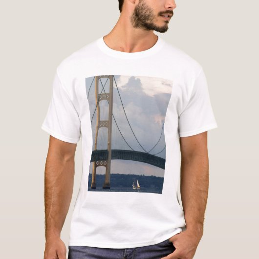 Mackinac Bridge, Michigan, USA T-Shirt (Vorderseite)
