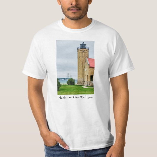 Mackinac Bridge und Lighthouse T - Shirt (Vorderseite)