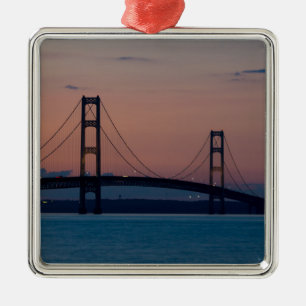 Mackinac-Brücke bei der Dämmerung Ornament Aus Metall