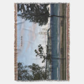 Mackinac-Brücke mit Bäumen werfen Decke (Vorderseite Vertikal)