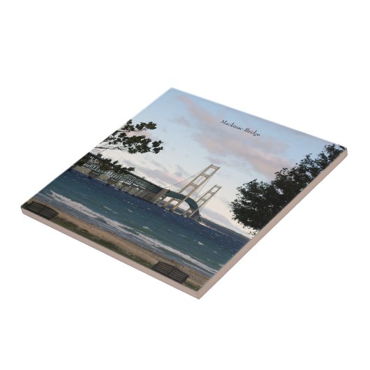 Mackinac-Brücke mit Baumkronen Fliese (Seite)