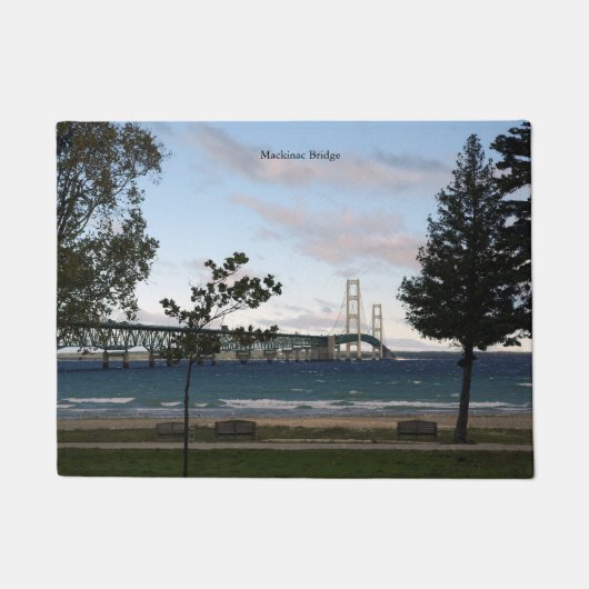 Mackinac-Brücke mit Baumtürmatte Fußmatte (Vorderseite)