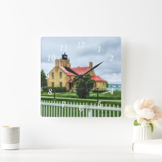 Mackinac Light und Bridge Quadratische Wanduhr (Zuhause)