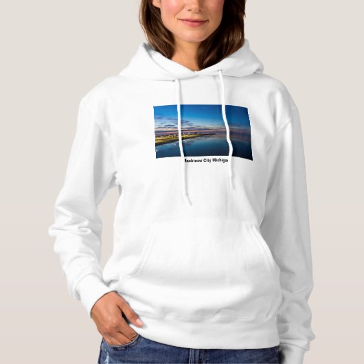 Mackinaw City Dawn Hoodie (Vorderseite)