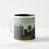 Mackintosh-Raum Zweifarbige Tasse (Vorderseite Links)