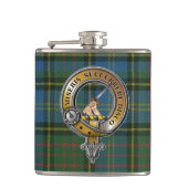 MacMillan Tartan & Abzeichen Flachmann (Vorderseite)