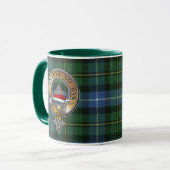 MacNeil-Barra Tartan & Abzeichen Tasse (Vorderseite Links)