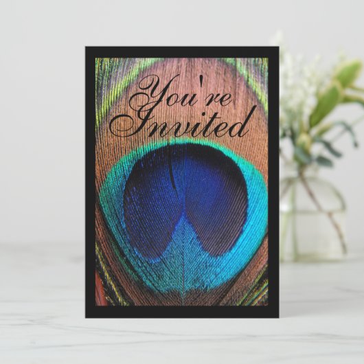Macro Peacock Feather Rich Blues Einladung (Stehend Vorderseite)