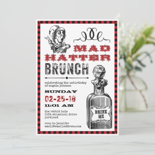Mad Hatter Brunch Party auf Weiß Einladung (Stehend Vorderseite)